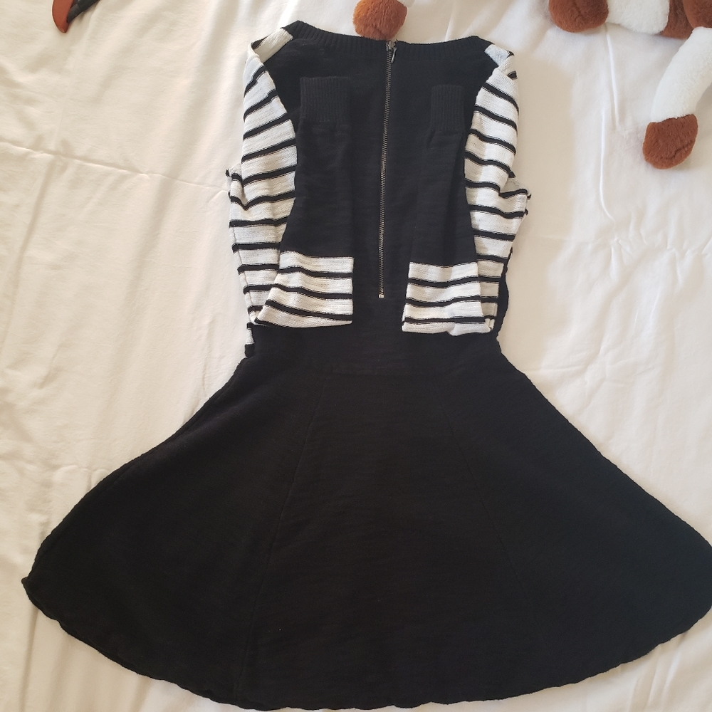 Express dress - Picture 3 of 7